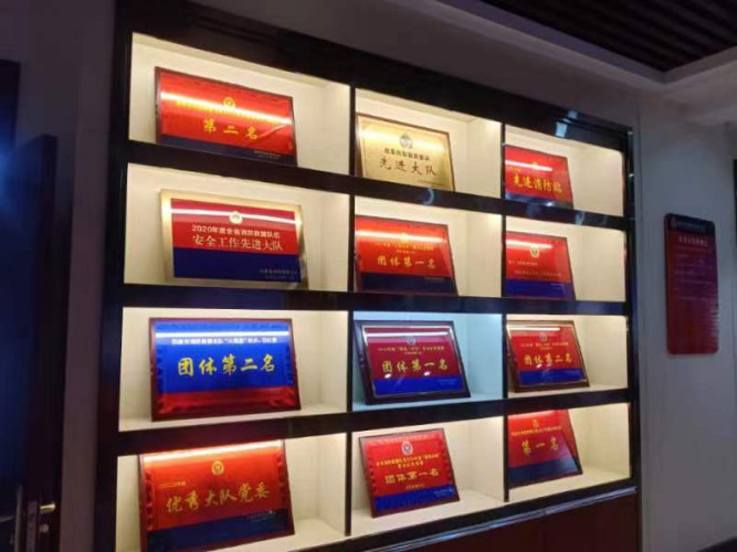 醫(yī)學(xué)護(hù)理系團(tuán)委暑期慰問活動420.jpg